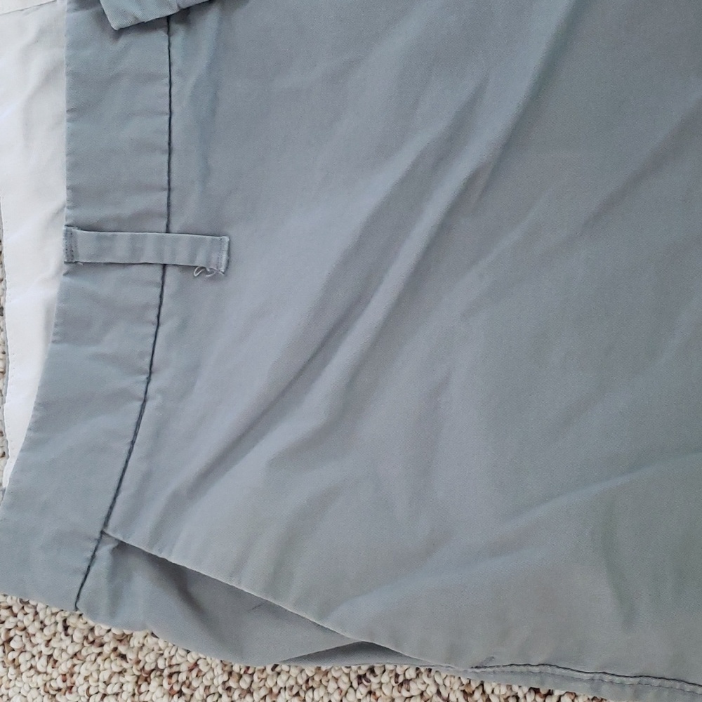 Women's size 10 gray old navy shorts - Picture 2 of 4